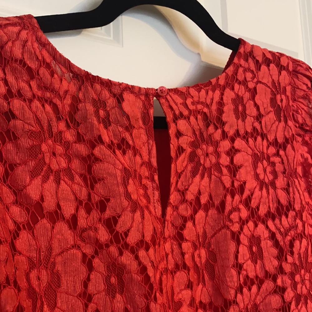 Red pattern blouse - Picture 2 of 3